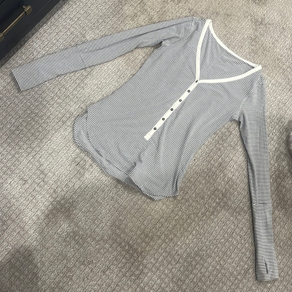 Lululemon light long sleeve henley shirt grey white stripes, size 8